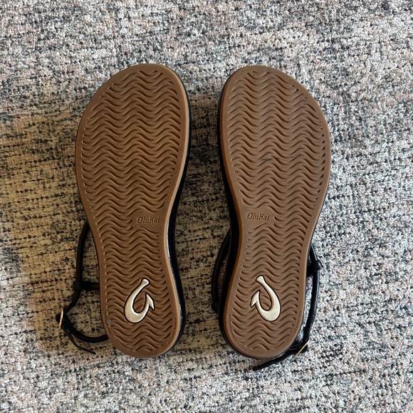 OluKai Black Strappy Sandals - Picture 5 of 5
